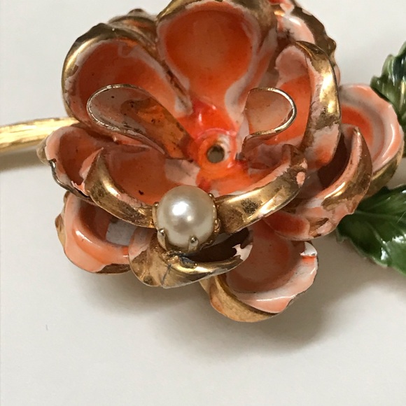 VTG Flower Pin - Picture 3 of 5